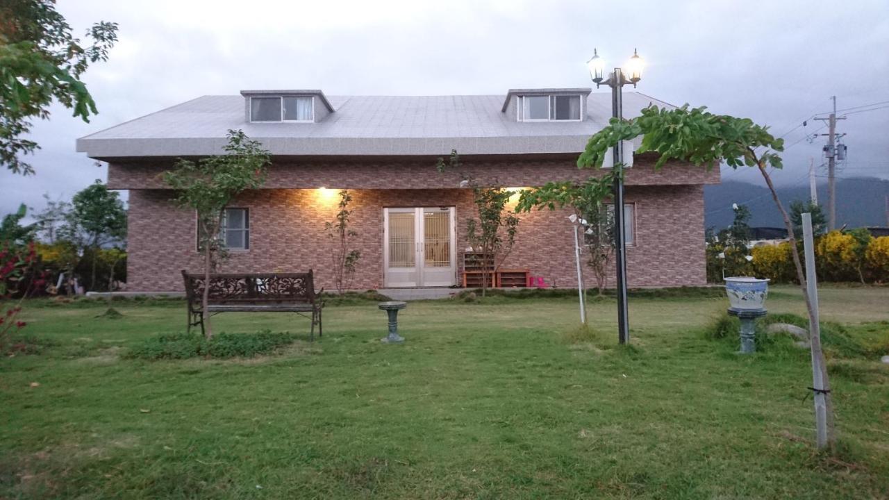 Red Crown Jacana B&B Taitung Exterior photo